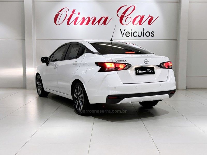 NISSAN VERSA 1.6 ADVANCE 16V 2024/2025 ÓTIMA CAR FLORES DA CUNHA / Carros no Vale