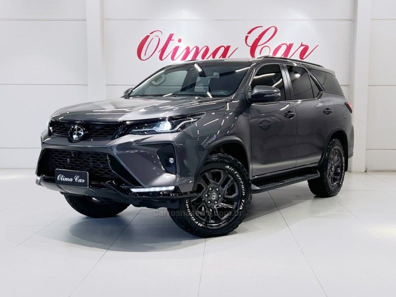 TOYOTA HILUX SW4 2.8 4X4 SRX PLATINUM TURBO 7 LUGARES 2023/2024 ÓTIMA CAR FLORES DA CUNHA / Carros no Vale TOYOTA HILUX SW4 2.8 4X4 SRX PLATINUM TURBO 7 LUGARES 2023/2024 ÓTIMA CAR FLORES DA CUNHA / Carros no Vale