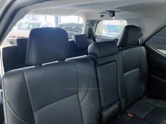 TOYOTA HILUX SW4 2.8 4X4 SRX PLATINUM TURBO 7 LUGARES 2023/2024 ÓTIMA CAR FLORES DA CUNHA / Carros no Vale