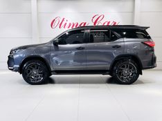 TOYOTA HILUX SW4 2.8 4X4 SRX PLATINUM TURBO 7 LUGARES 2023/2024 ÓTIMA CAR FLORES DA CUNHA / Carros no Vale