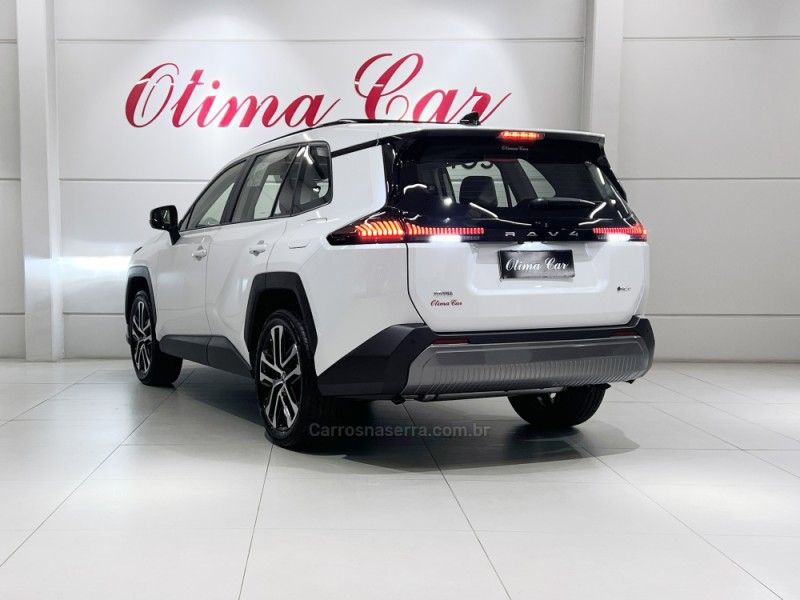 TOYOTA RAV4 2.5 SX 4WD HÍBRIDO 2026/2026 ÓTIMA CAR FLORES DA CUNHA / Carros no Vale