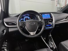 TOYOTA YARIS 1.5 XS CONNECT 16V 2021/2022 ÓTIMA CAR FLORES DA CUNHA / Carros no Vale