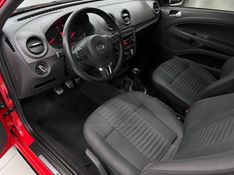 VOLKSWAGEN SAVEIRO 1.6 CROSS CE 8V 2014/2015 ÓTIMA CAR FLORES DA CUNHA / Carros no Vale