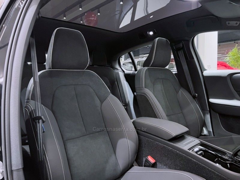 VOLVO EC40 ULTRA P8 ELÉTRICO 2026/2026 ÓTIMA CAR FLORES DA CUNHA / Carros no Vale VOLVO EC40 ULTRA P8 ELÉTRICO 2026/2026 ÓTIMA CAR FLORES DA CUNHA / Carros no Vale
