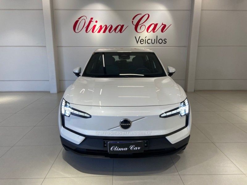 VOLVO EX30 CORE EXTENDED RANGE 2024/2025 ÓTIMA CAR FLORES DA CUNHA / Carros no Vale
