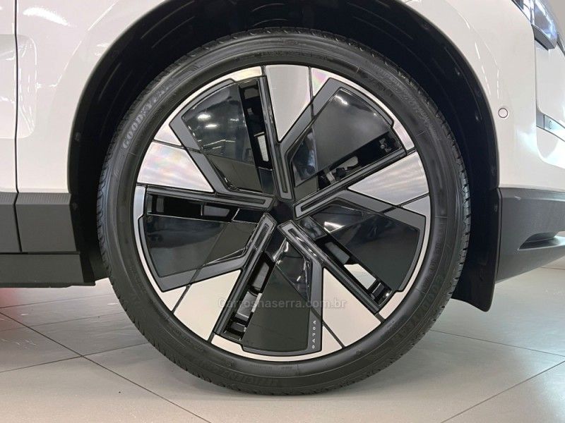 VOLVO EX30 ULTRA EXTENDED RANGE 2024/2025 ÓTIMA CAR FLORES DA CUNHA / Carros no Vale VOLVO EX30 ULTRA EXTENDED RANGE 2024/2025 ÓTIMA CAR FLORES DA CUNHA / Carros no Vale