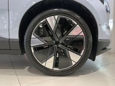 VOLVO EX30 ULTRA EXTENDED RANGE 2024/2024 ÓTIMA CAR FLORES DA CUNHA / Carros no Vale