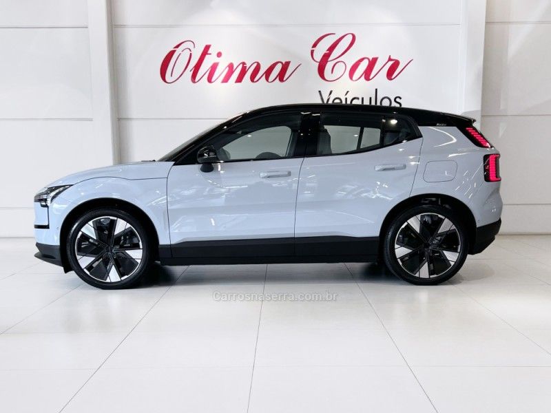 VOLVO EX30 ULTRA EXTENDED RANGE 2024/2024 ÓTIMA CAR FLORES DA CUNHA / Carros no Vale