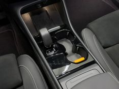 VOLVO XC 40 P6 RECHARGE ELECTRIC PLUS 2023/2024 ÓTIMA CAR FLORES DA CUNHA / Carros no Vale