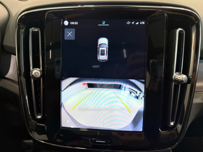 VOLVO XC 40 P6 RECHARGE ELECTRIC PLUS 2023/2024 ÓTIMA CAR FLORES DA CUNHA / Carros no Vale