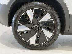 VOLVO XC 40 P6 RECHARGE ELECTRIC PLUS 2023/2024 ÓTIMA CAR FLORES DA CUNHA / Carros no Vale