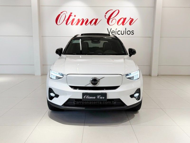 VOLVO XC 40 P6 RECHARGE ELECTRIC PLUS 2023/2024 ÓTIMA CAR FLORES DA CUNHA / Carros no Vale