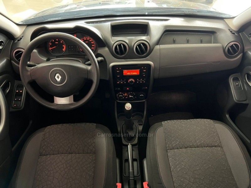 RENAULT DUSTER 1.6 EXPRESSION 4X2 16V 2014/2015 CIMIRRO AUTOMÓVEIS TAQUARA / Carros no Vale RENAULT DUSTER 1.6 EXPRESSION 4X2 16V 2014/2015 CIMIRRO AUTOMÓVEIS TAQUARA / Carros no Vale