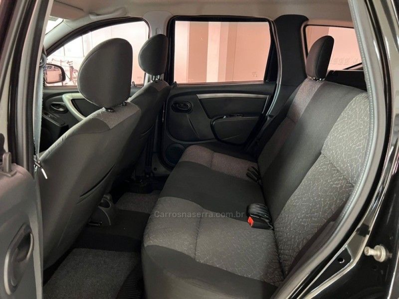 RENAULT DUSTER 1.6 EXPRESSION 4X2 16V 2014/2015 CIMIRRO AUTOMÓVEIS TAQUARA / Carros no Vale RENAULT DUSTER 1.6 EXPRESSION 4X2 16V 2014/2015 CIMIRRO AUTOMÓVEIS TAQUARA / Carros no Vale