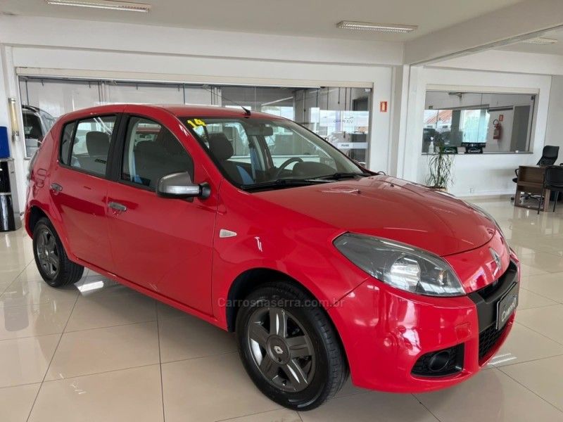 RENAULT SANDERO 1.0 EXPRESSION 16V 2013/2014 CIMIRRO AUTOMÓVEIS TAQUARA / Carros no Vale RENAULT SANDERO 1.0 EXPRESSION 16V 2013/2014 CIMIRRO AUTOMÓVEIS TAQUARA / Carros no Vale