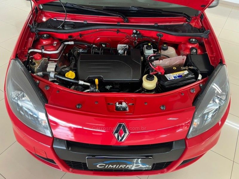 RENAULT SANDERO 1.0 EXPRESSION 16V 2013/2014 CIMIRRO AUTOMÓVEIS TAQUARA / Carros no Vale RENAULT SANDERO 1.0 EXPRESSION 16V 2013/2014 CIMIRRO AUTOMÓVEIS TAQUARA / Carros no Vale