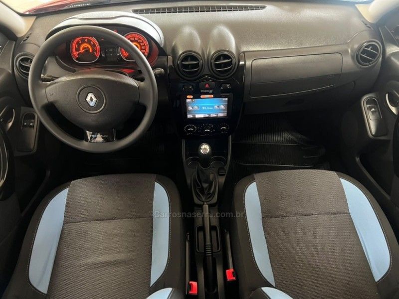 RENAULT SANDERO 1.0 EXPRESSION 16V 2013/2014 CIMIRRO AUTOMÓVEIS TAQUARA / Carros no Vale RENAULT SANDERO 1.0 EXPRESSION 16V 2013/2014 CIMIRRO AUTOMÓVEIS TAQUARA / Carros no Vale