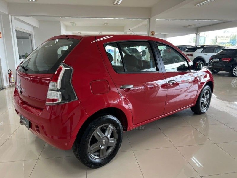 RENAULT SANDERO 1.0 EXPRESSION 16V 2013/2014 CIMIRRO AUTOMÓVEIS TAQUARA / Carros no Vale RENAULT SANDERO 1.0 EXPRESSION 16V 2013/2014 CIMIRRO AUTOMÓVEIS TAQUARA / Carros no Vale