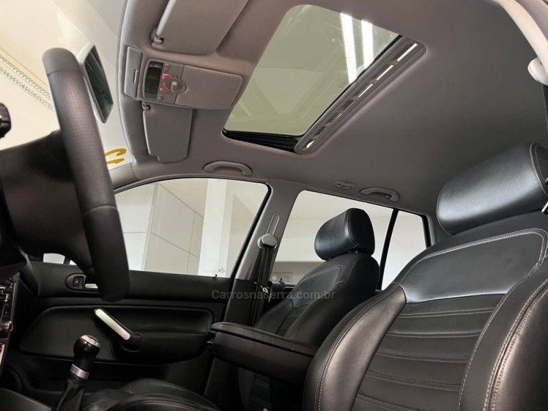 VOLKSWAGEN GOLF 1.6 MI SPORTLINE 8V 2012/2012 CIMIRRO AUTOMÓVEIS TAQUARA / Carros no Vale VOLKSWAGEN GOLF 1.6 MI SPORTLINE 8V 2012/2012 CIMIRRO AUTOMÓVEIS TAQUARA / Carros no Vale