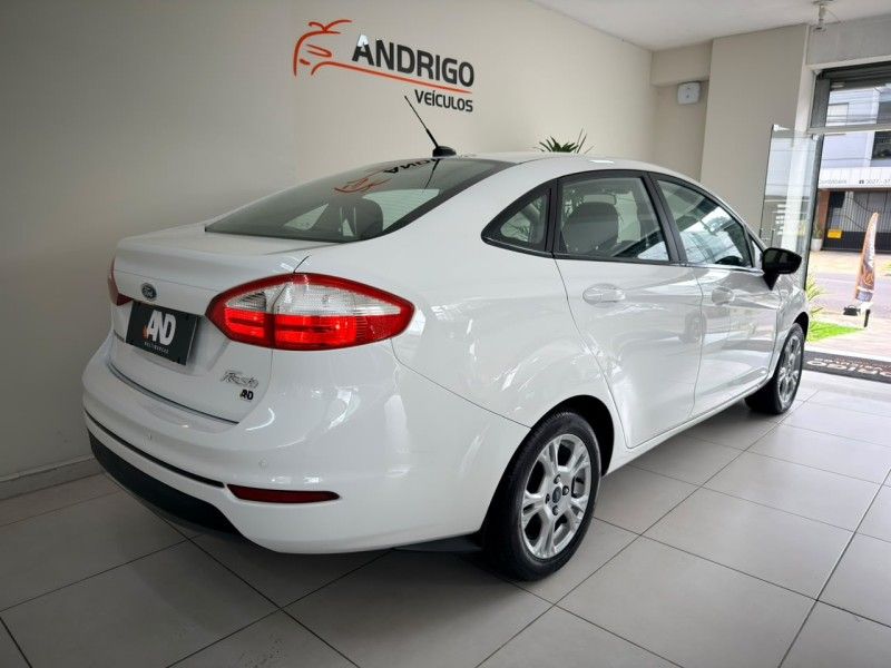 FORD FIESTA 1.6 SE SEDAN 16V 2015/2015 ANDRIGO VEÍCULOS CAXIAS DO SUL / Carros no Vale FORD FIESTA 1.6 SE SEDAN 16V 2015/2015 ANDRIGO VEÍCULOS CAXIAS DO SUL / Carros no Vale
