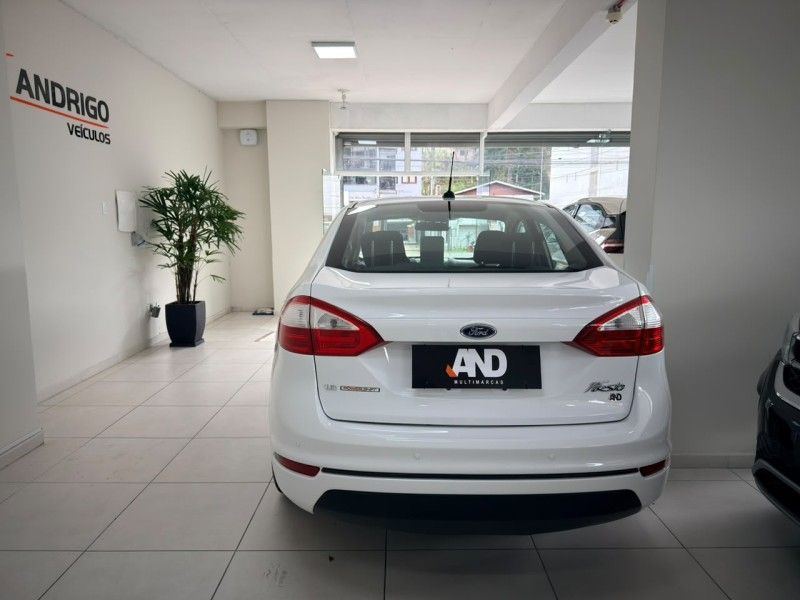 FORD FIESTA 1.6 SE SEDAN 16V 2015/2015 ANDRIGO VEÍCULOS CAXIAS DO SUL / Carros no Vale FORD FIESTA 1.6 SE SEDAN 16V 2015/2015 ANDRIGO VEÍCULOS CAXIAS DO SUL / Carros no Vale