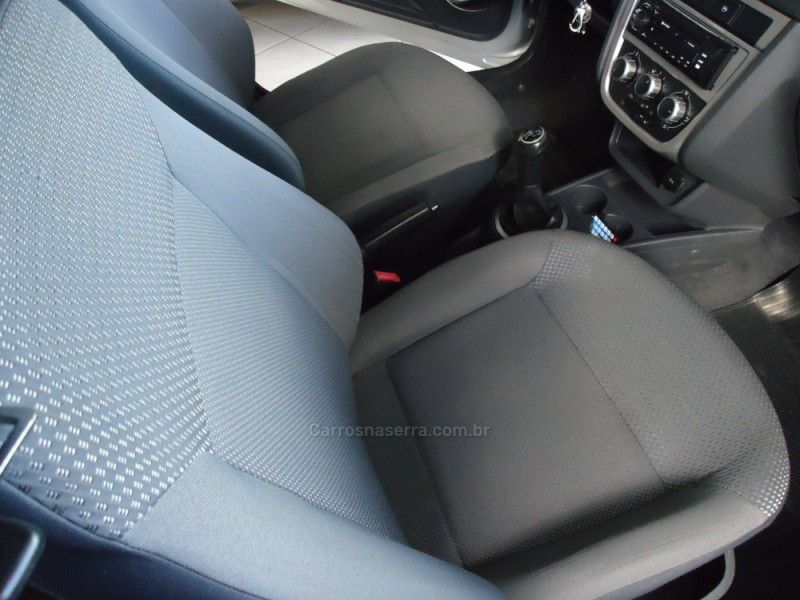 VOLKSWAGEN VOYAGE 1.6 MI TREND 8V 2011/2012 BOURSCHEID CARROS E MOTOS SANTA CLARA DO SUL / Carros no Vale