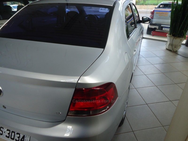 VOLKSWAGEN VOYAGE 1.6 MI TREND 8V 2011/2012 BOURSCHEID CARROS E MOTOS SANTA CLARA DO SUL / Carros no Vale