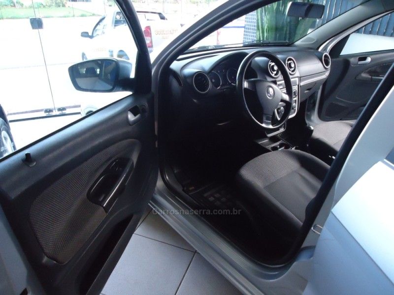 VOLKSWAGEN VOYAGE 1.6 MI TREND 8V 2011/2012 BOURSCHEID CARROS E MOTOS SANTA CLARA DO SUL / Carros no Vale