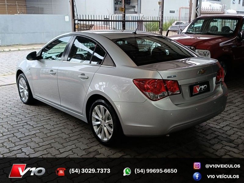 CHEVROLET CRUZE 1.8 LT 16V 2014/2015 V10 VEÍCULOS CAXIAS DO SUL / Carros no Vale CHEVROLET CRUZE 1.8 LT 16V 2014/2015 V10 VEÍCULOS CAXIAS DO SUL / Carros no Vale