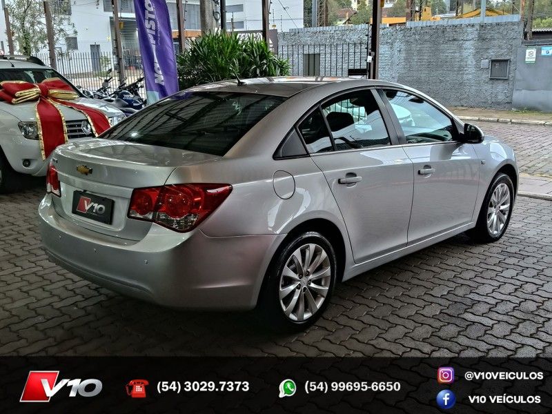CHEVROLET CRUZE 1.8 LT 16V 2014/2015 V10 VEÍCULOS CAXIAS DO SUL / Carros no Vale CHEVROLET CRUZE 1.8 LT 16V 2014/2015 V10 VEÍCULOS CAXIAS DO SUL / Carros no Vale