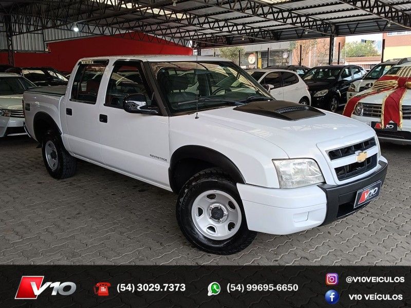 CHEVROLET S10 2.4 MPFI ADVANTAGE 4X2 CD 8V 2010/2011 V10 VEÍCULOS CAXIAS DO SUL / Carros no Vale