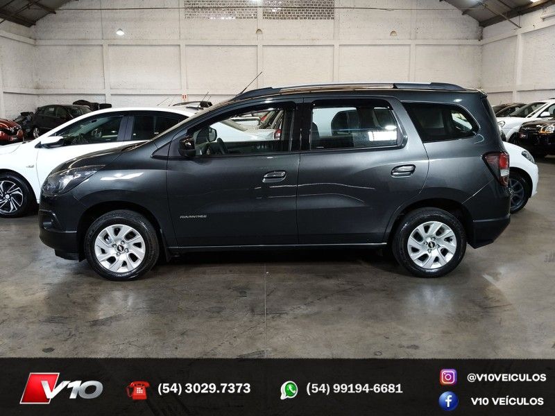 CHEVROLET SPIN 1.8 ADVANTAGE 8V 2017/2018 V10 VEÍCULOS CAXIAS DO SUL / Carros no Vale