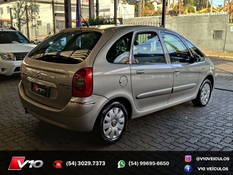CITROËN XSARA PICASSO 1.6 I EXCLUSIVE 16V 2009/2010 V10 VEÍCULOS CAXIAS DO SUL / Carros no Vale CITROËN XSARA PICASSO 1.6 I EXCLUSIVE 16V 2009/2010 V10 VEÍCULOS CAXIAS DO SUL / Carros no Vale