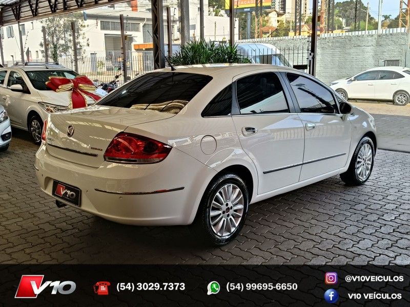 FIAT LINEA 1.8 ESSENCE 16V AUTOMATIZADO 2012/2013 V10 VEÍCULOS CAXIAS DO SUL / Carros no Vale FIAT LINEA 1.8 ESSENCE 16V AUTOMATIZADO 2012/2013 V10 VEÍCULOS CAXIAS DO SUL / Carros no Vale