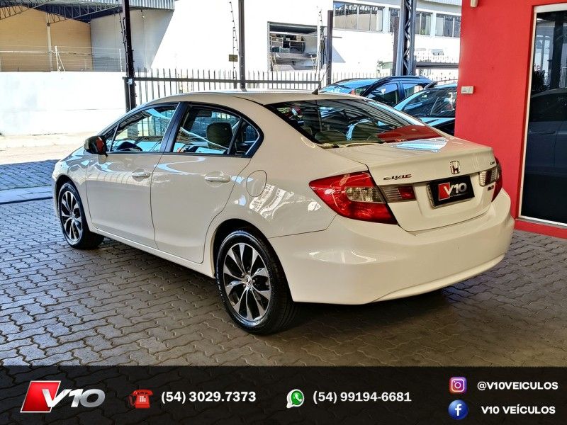 HONDA CIVIC 2.0 LXR 16V 2014/2015 V10 VEÍCULOS CAXIAS DO SUL / Carros no Vale HONDA CIVIC 2.0 LXR 16V 2014/2015 V10 VEÍCULOS CAXIAS DO SUL / Carros no Vale