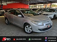 RENAULT FLUENCE 2.0 DYNAMIQUE 16V 2012/2013 V10 VEÍCULOS CAXIAS DO SUL / Carros no Vale
