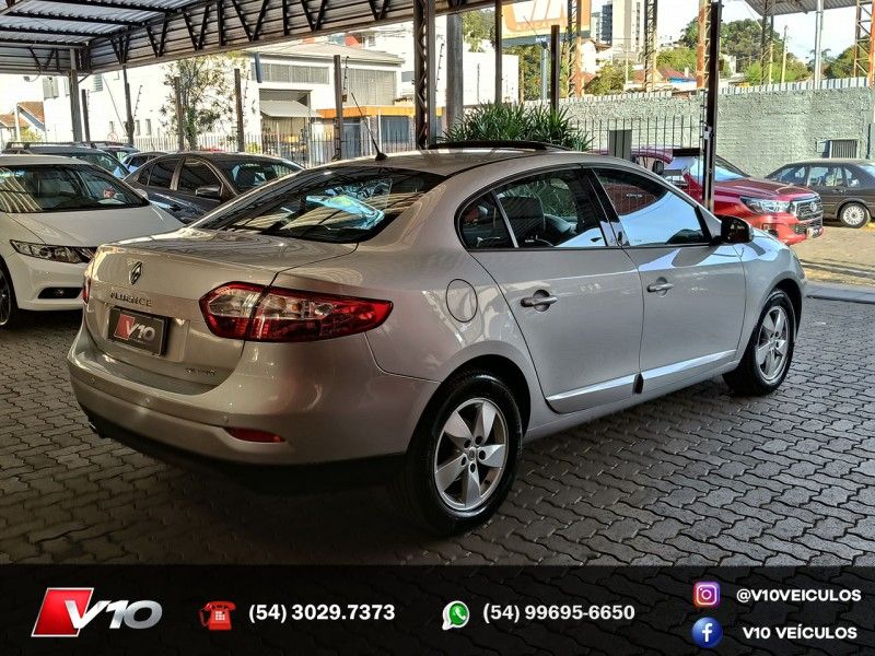 RENAULT FLUENCE 2.0 DYNAMIQUE 16V 2012/2013 V10 VEÍCULOS CAXIAS DO SUL / Carros no Vale RENAULT FLUENCE 2.0 DYNAMIQUE 16V 2012/2013 V10 VEÍCULOS CAXIAS DO SUL / Carros no Vale