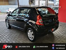 RENAULT SANDERO 1.6 EXPRESSION 8V 2010/2011 V10 VEÍCULOS CAXIAS DO SUL / Carros no Vale