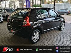 RENAULT SANDERO 1.6 EXPRESSION 8V 2010/2011 V10 VEÍCULOS CAXIAS DO SUL / Carros no Vale