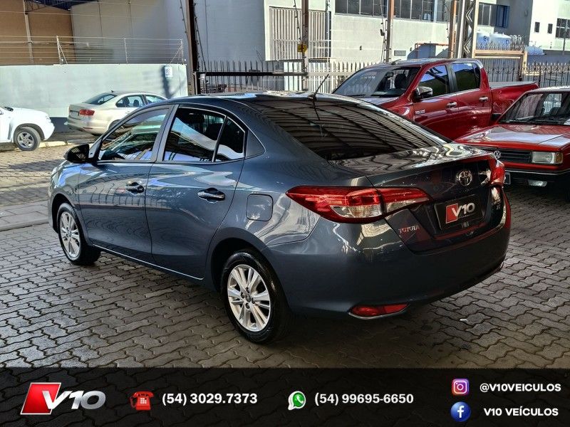 TOYOTA YARIS 1.5 XL SEDAN 16V 2019/2019 V10 VEÍCULOS CAXIAS DO SUL / Carros no Vale