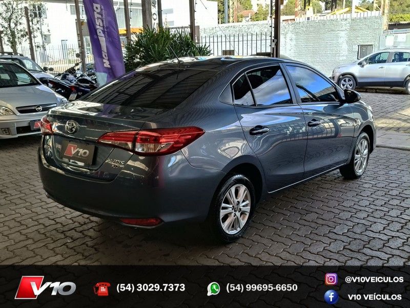 TOYOTA YARIS 1.5 XL SEDAN 16V 2019/2019 V10 VEÍCULOS CAXIAS DO SUL / Carros no Vale