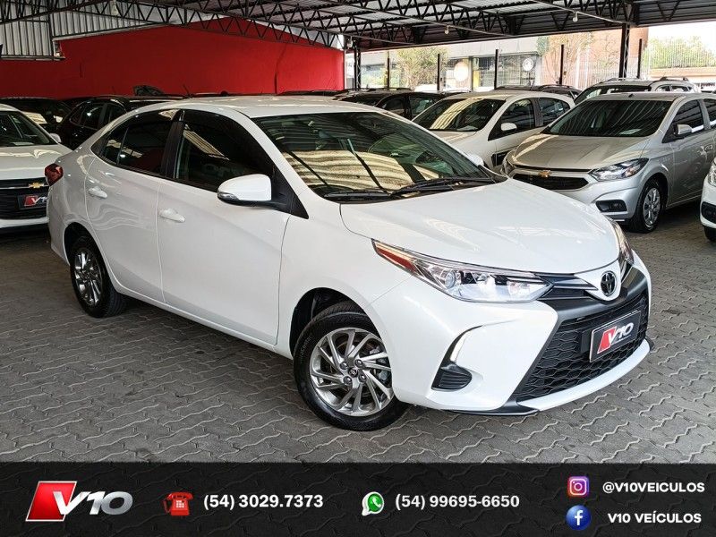 TOYOTA YARIS 1.5 XS SEDAN 16V 2023/2024 V10 VEÍCULOS CAXIAS DO SUL / Carros no Vale TOYOTA YARIS 1.5 XS SEDAN 16V 2023/2024 V10 VEÍCULOS CAXIAS DO SUL / Carros no Vale