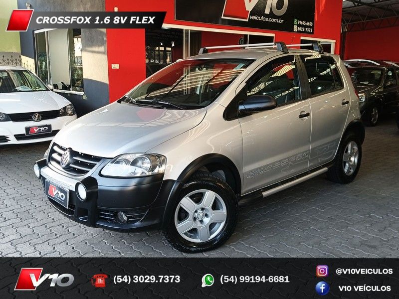 VOLKSWAGEN CROSSFOX 1.6 MI 8V 2008/2009 V10 VEÍCULOS CAXIAS DO SUL / Carros no Vale VOLKSWAGEN CROSSFOX 1.6 MI 8V 2008/2009 V10 VEÍCULOS CAXIAS DO SUL / Carros no Vale