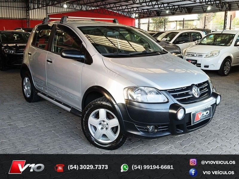VOLKSWAGEN CROSSFOX 1.6 MI 8V 2008/2009 V10 VEÍCULOS CAXIAS DO SUL / Carros no Vale VOLKSWAGEN CROSSFOX 1.6 MI 8V 2008/2009 V10 VEÍCULOS CAXIAS DO SUL / Carros no Vale