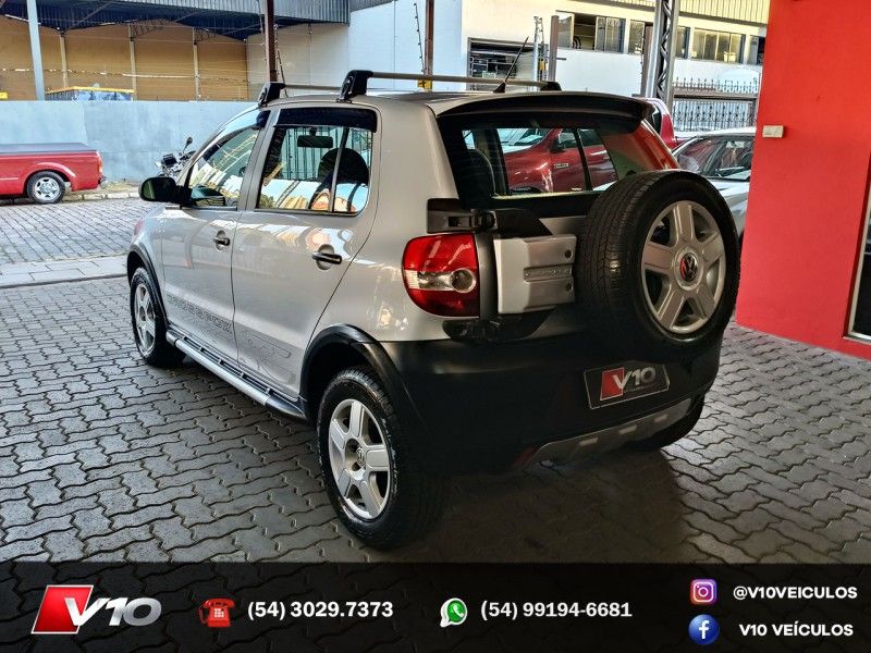 VOLKSWAGEN CROSSFOX 1.6 MI 8V 2008/2009 V10 VEÍCULOS CAXIAS DO SUL / Carros no Vale VOLKSWAGEN CROSSFOX 1.6 MI 8V 2008/2009 V10 VEÍCULOS CAXIAS DO SUL / Carros no Vale