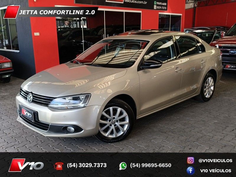 VOLKSWAGEN JETTA 2.0 COMFORTLINE TIPTRONIC 2012/2013 V10 VEÍCULOS CAXIAS DO SUL / Carros no Vale