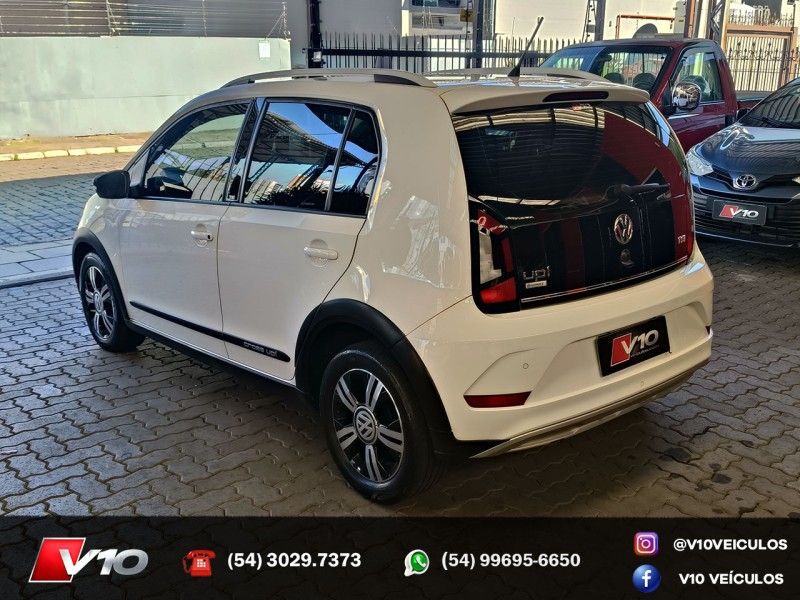 VOLKSWAGEN UP 1.0TSI CROSS 12V 2017/2018 V10 VEÍCULOS CAXIAS DO SUL / Carros no Vale VOLKSWAGEN UP 1.0TSI CROSS 12V 2017/2018 V10 VEÍCULOS CAXIAS DO SUL / Carros no Vale