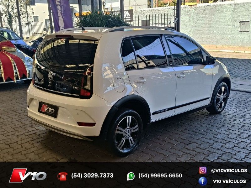 VOLKSWAGEN UP 1.0TSI CROSS 12V 2017/2018 V10 VEÍCULOS CAXIAS DO SUL / Carros no Vale VOLKSWAGEN UP 1.0TSI CROSS 12V 2017/2018 V10 VEÍCULOS CAXIAS DO SUL / Carros no Vale