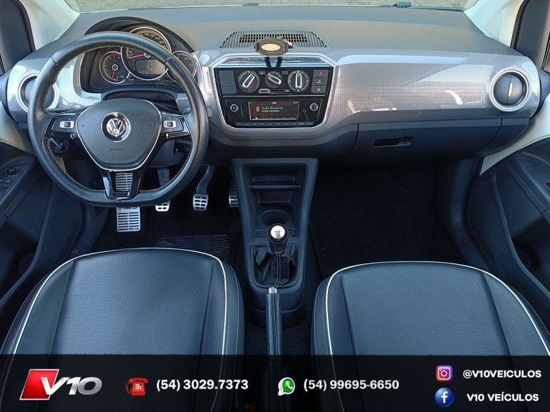 VOLKSWAGEN UP 1.0TSI CROSS 12V 2017/2018 V10 VEÍCULOS CAXIAS DO SUL / Carros no Vale VOLKSWAGEN UP 1.0TSI CROSS 12V 2017/2018 V10 VEÍCULOS CAXIAS DO SUL / Carros no Vale