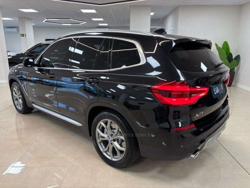 BMW X3 2.0 XDRIVE 20I X LINE 16V 2019/2020 LUIGGI AUTOMÓVEIS CARLOS BARBOSA / Carros no Vale BMW X3 2.0 XDRIVE 20I X LINE 16V 2019/2020 LUIGGI AUTOMÓVEIS CARLOS BARBOSA / Carros no Vale